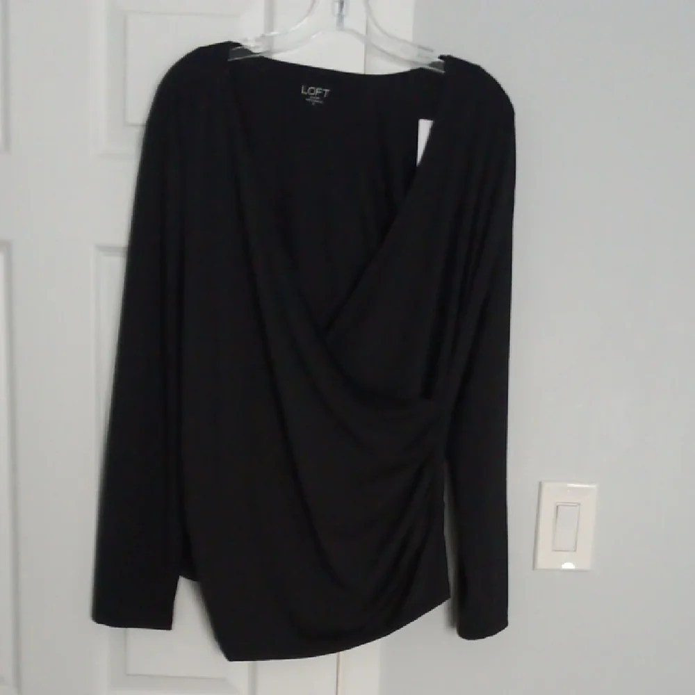 3 For $15 NWT LOFT Outlet Wrap Front Look Top - Picture 1 of 1